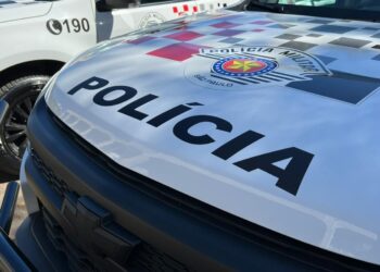 Traficante procurado pela Justiça tentou fugir pelos telhados, mas acabou atrás das grades