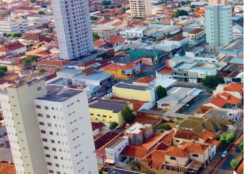 Prefeitura abre processo seletivo para professor de inglês e profissional de apoio escolar