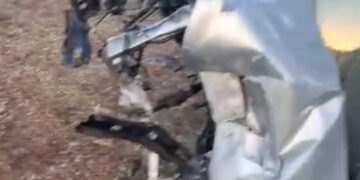 Condutora perde o controle e capota carro na SP-294 em Iacri