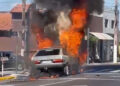 Incêndio em veículo assusta motoristas e pedestres no centro