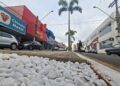Secretaria de Obras finaliza instalação de petit-pavé nos canteiros da avenida Tamoios