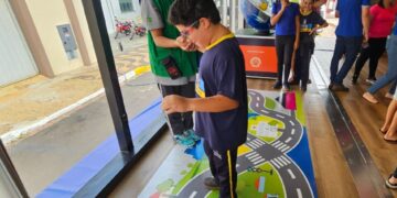 Alunos da rede municipal exploraram o universo da ciência na exposição itinerante do Museu Catavento