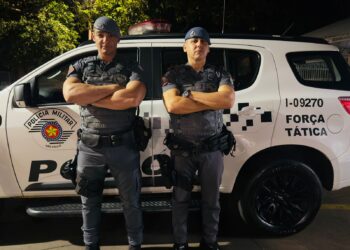 Força Tática aborda casal na Vila Indústria e os dois acabam presos