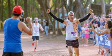 Carlinhos conquista pódio em casa