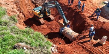 Cratera na rua Gentil Morábito no Jamil Dualibi em Tupã