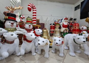 Prefeitura realiza restauração de peças natalinas em Tupã