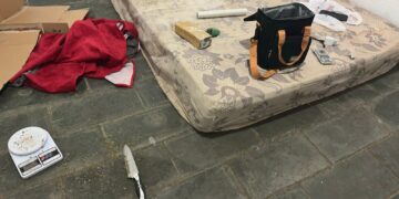 Força Tática desmantela casa usada para o tráfico na rua Caingangs