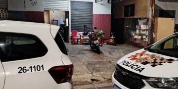 Traficante tenta jogar drogas no vaso, mas acaba preso em operação na zona leste de Tupã