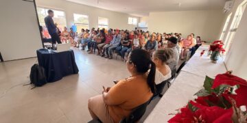 Queiroz promove encontro para orientar e acompanhar beneficiários do BPC