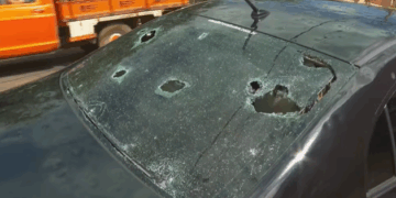 Queda de granizo em Erechim (RS) quebra vidros de carros e destrói telhados em poucos minutos; veja FOTOS