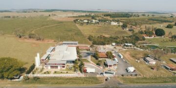 Frigorífico Marana abre vagas de emprego em Herculândia para assistente financeiro e jovem aprendiz