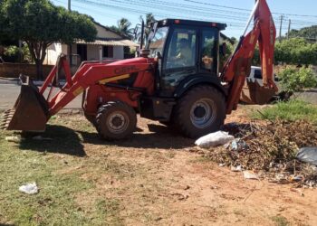Prefeitura de Queiroz realiza mutirão de limpeza para combater o Aedes aegypti
