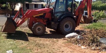 Prefeitura de Queiroz realiza mutirão de limpeza para combater o Aedes aegypti