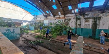 Prefeitura de Tupã realiza limpeza no Mercadão Municipal