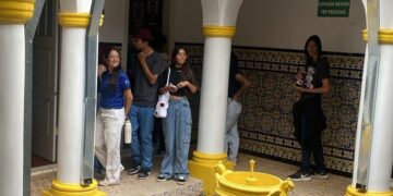 Alunos da Etec Massuyuki Kawano visitam complexo museológico, atividade incluiu visita ao Solar Luiz de Souza Leão